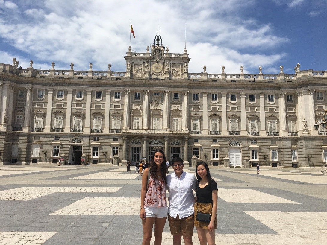 students in front of Madrid palace
