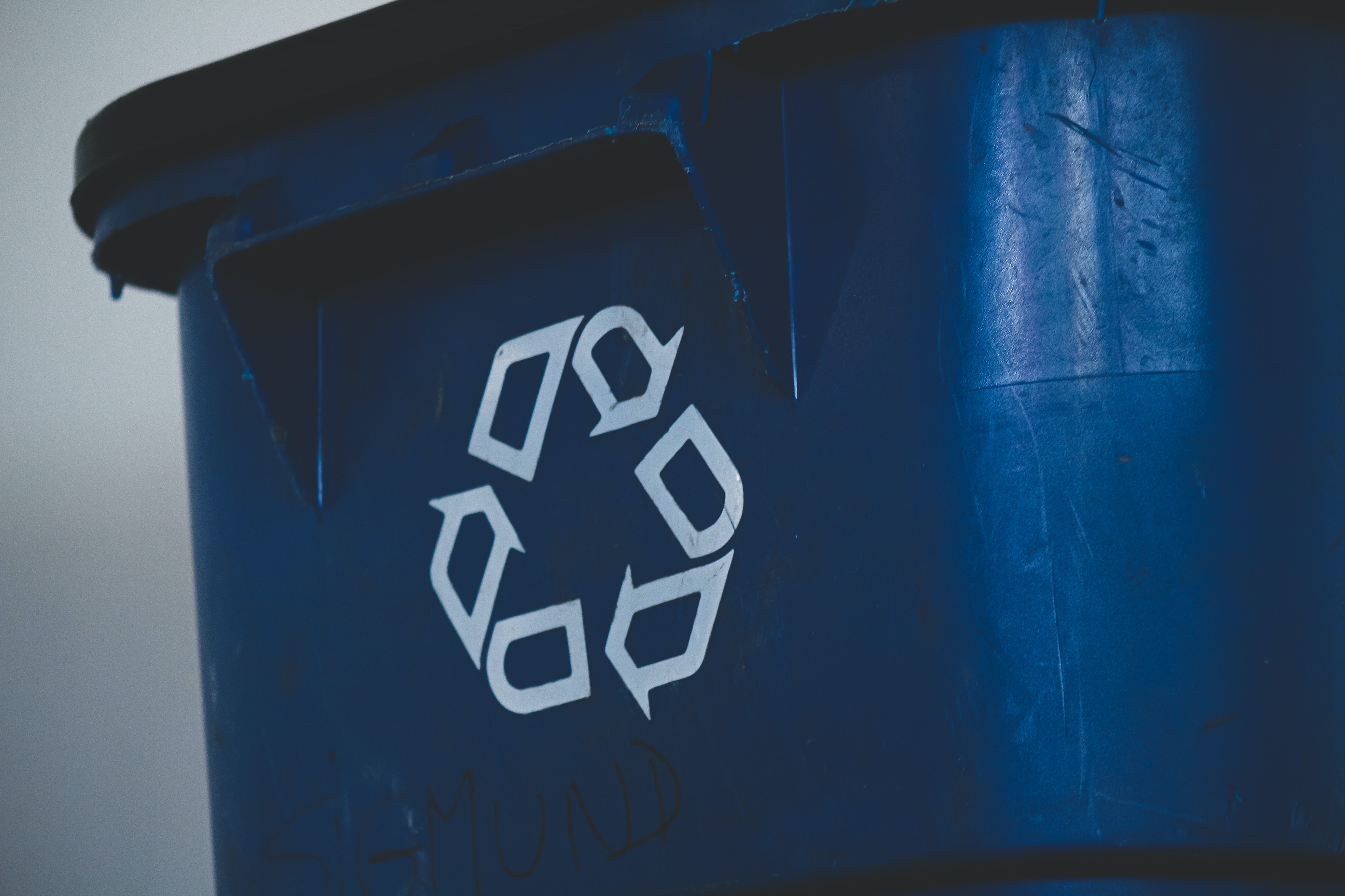 closeup Recycling bin