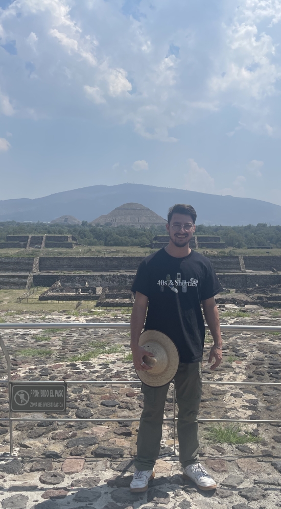 Johan Maysonet Pena Piramide del sol achaeological site Mexico 2023