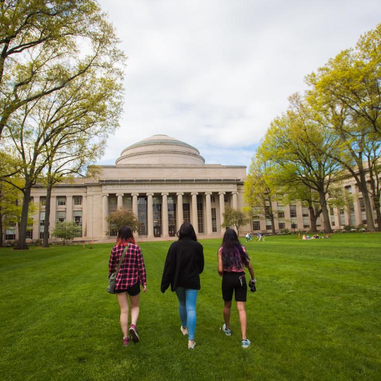 Students walking towards MIT dome