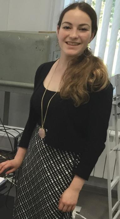 Abigail Drokhlyansky with the neutron detector experimental set-up.