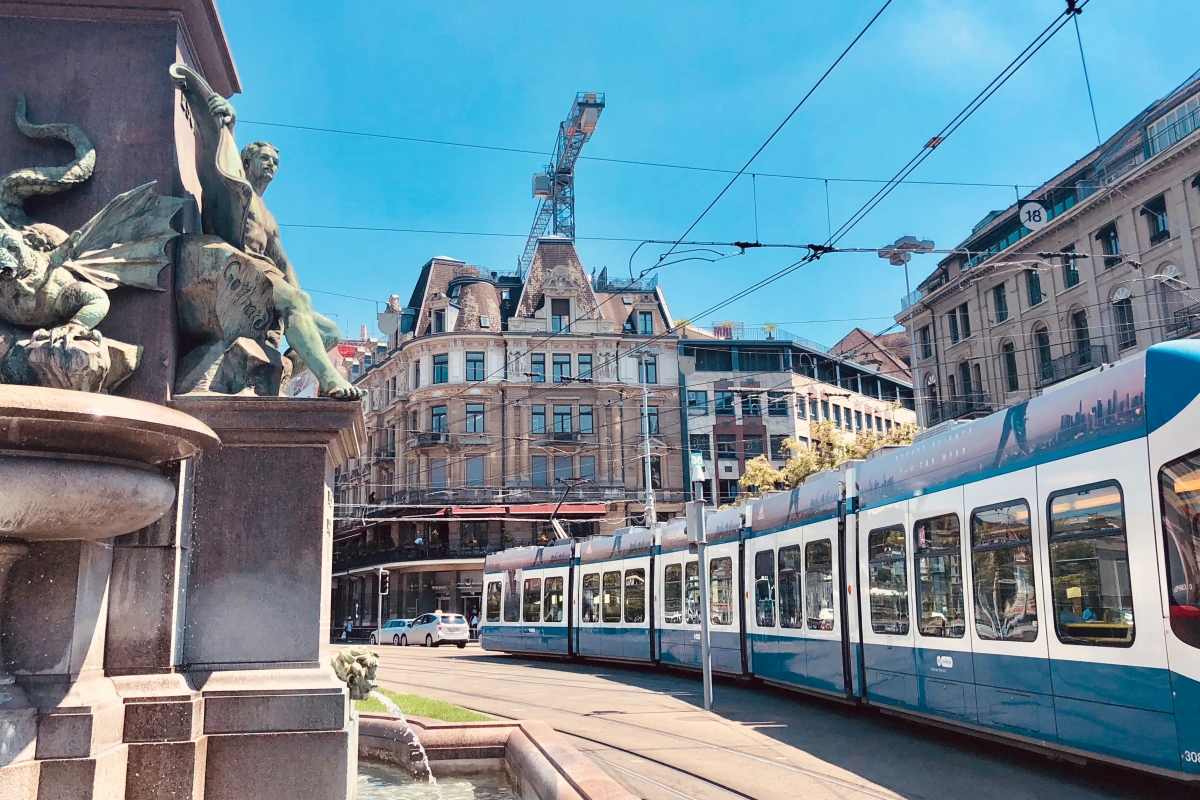 Switzerland Train Bing Hao